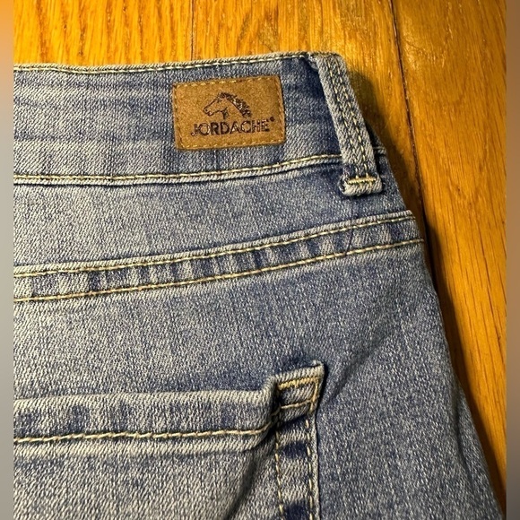 Vintage - Jordache Floral Embroidered Rough Hem Denim Jean Shorts - Picture 8 of 11